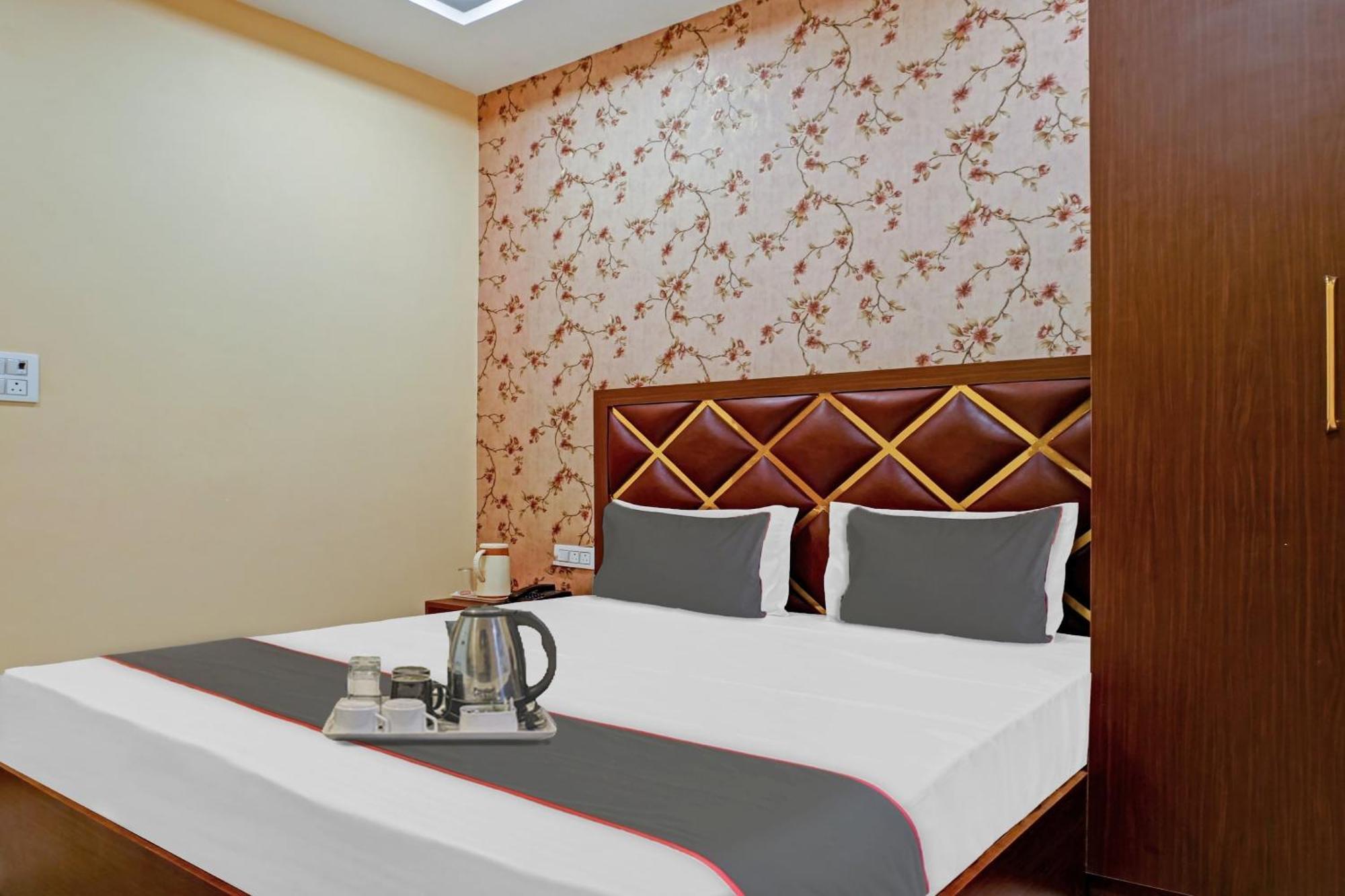 Hotel O Blue Diamond Prayagraj Exterior photo