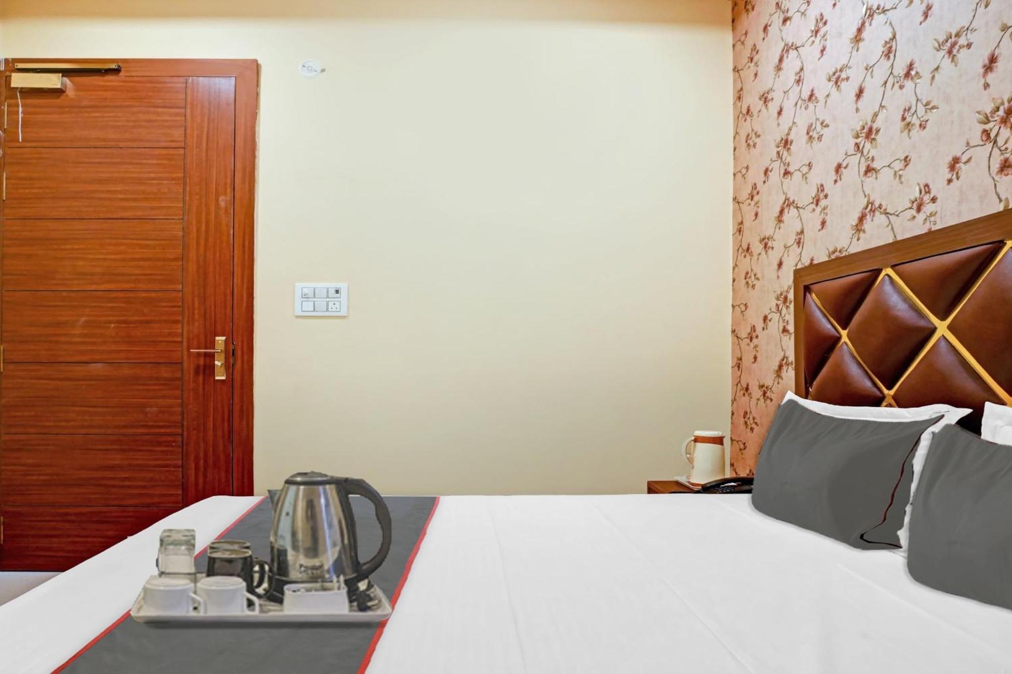 Hotel O Blue Diamond Prayagraj Exterior photo