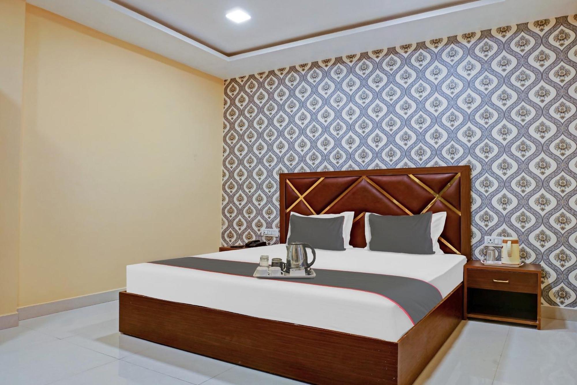 Hotel O Blue Diamond Prayagraj Exterior photo