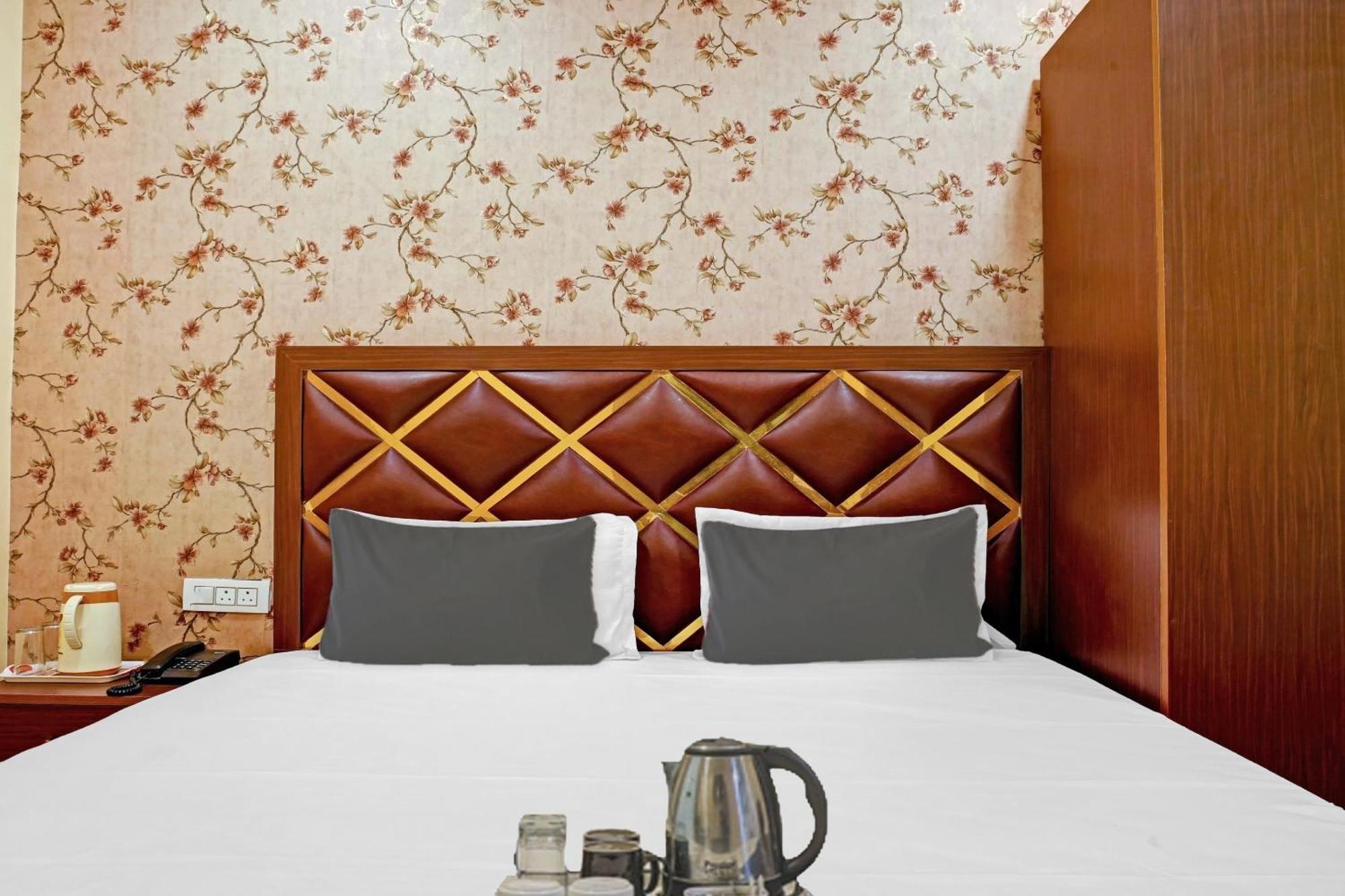 Hotel O Blue Diamond Prayagraj Exterior photo